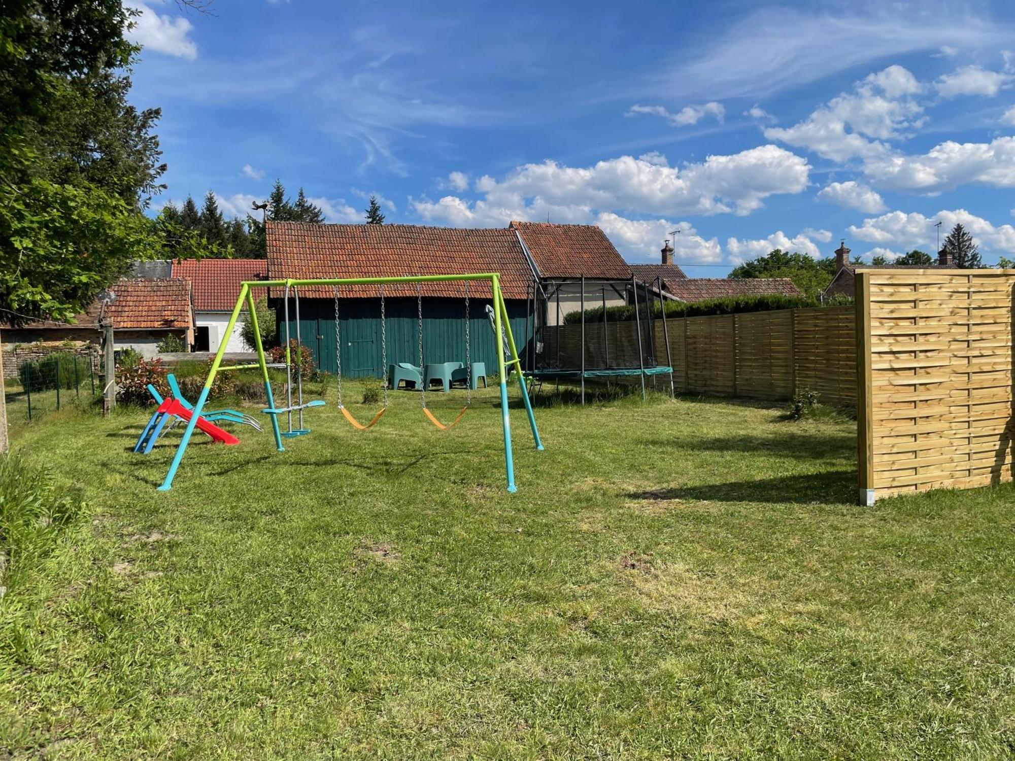 Le Cocoon D'Annabelle - Jolie Maison Avec Jeux Et Grand Jardin Pierrefitte-sur-Sauldre Εξωτερικό φωτογραφία