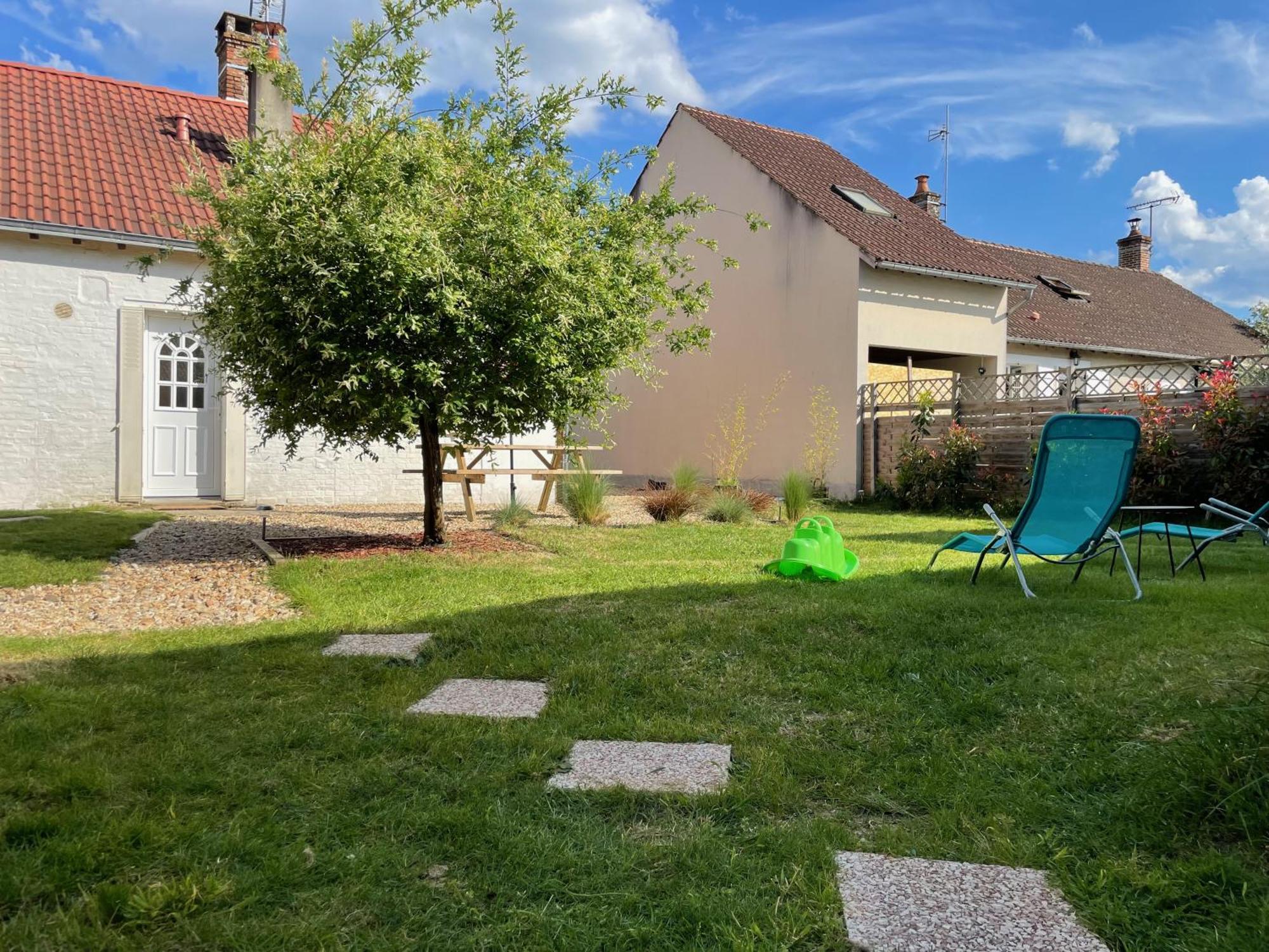 Le Cocoon D'Annabelle - Jolie Maison Avec Jeux Et Grand Jardin Pierrefitte-sur-Sauldre Εξωτερικό φωτογραφία